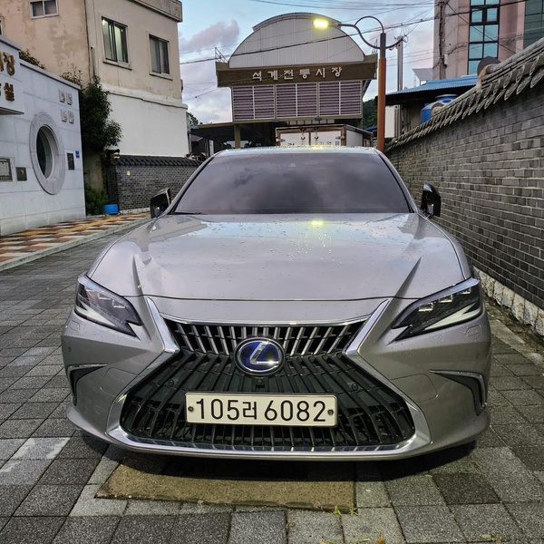 Lexus ES300h Luxury (7th Gen)