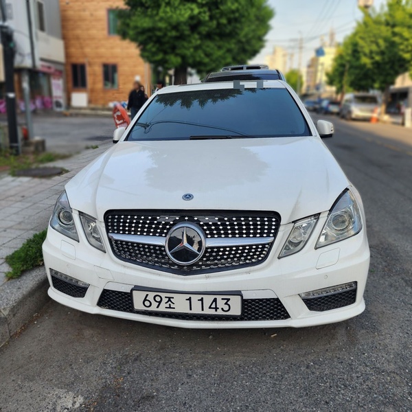 Mercedes-Benz E-Class (W212) E220 CDI Avantgarde